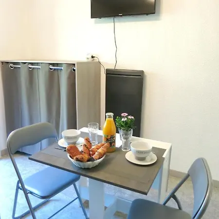 Studio A Saint Raphael Avec Terrasse Amenagee Et Wifi A 100 M De La Plage Apartamento