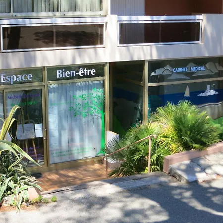 Apartamento Studio A Saint Raphael Avec Terrasse Amenagee Et Wifi A 100 M De La Plage